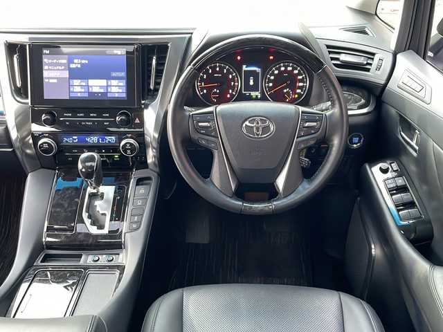 トヨタ アルファード S Cパッケージ 広島県 2023(令5)年 3.3万km ホワイトパールクリスタルシャイン 禁煙/ワンオーナー/モデリスタエアロ/ツインムーンルーフ/セーフティセンス/・プリクラッシュセーフティ/・LTA/LDA/RSA/・先行車発進告知/・オートマチックハイビーム/BSM/RCTA/クリアランスソナー/純正ディスプレイオーディオ/・Bluetooth/Miracast/バックカメラ/デジタルインナーミラー/3眼LEDヘッドライト/オートライト/フォグランプ/前後ドライブレコーダー（ZDR-016）/ビルトインETC/合皮シート/シートヒーター/シートベンチレーション/パワーシート/メモリシート/ウッドコンビステアリング/ステアリングスイッチ/ステアリングヒーター/パワーバックドア/スマートキー/スペアキー/プッシュスタート/純正ドアバイザー/AC100V100W電源/純正18インチアルミホイール