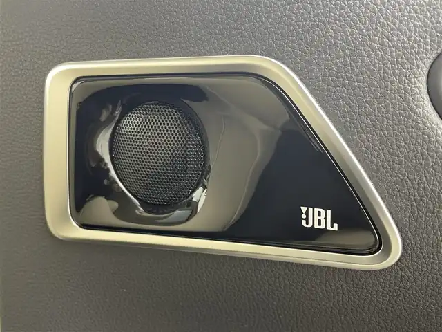 トヨタ ランドクルーザー ZX 愛知県 2024(令6)年 0.9万km プレシャスホワイトパール 純正12.3型メモリナビ/フルセグTV/BT/CD/DVD/USB/AppleCarPlay/AndroidAuto/パノラミックビューモニター/電動ムーンルーフ/JBLサウンド/モデリスタエアロ/本革シート/シートヒーター＆ベンチレーション　D/N/2列目席/パワーシート　D/N席/COOLBOX/360°ドライブレコーダー/ビルトインETC2.0/HUD/トヨタセーフティセンス/PCS/LTA/LDA/BSM/PKSB/ACC/RCTA/RCD/RSA/AHB/先行車発進告知/パワーバックドア/AC100V/サイドステップ/3列目電動格納シート/革・杢目調コンビステアリング/ステアリングスイッチ/ステアリングヒーター/スマートキー＆プッシュスタート/DAC（ダウンヒルアシスト/MTS（マルチテレインセレクト/電動パーキング/オートブレーキホールド/3眼LEDオートライト/フォグランプ/シーケンシャルターンランプ/サイドステップ/充電用USBポート/純正20インチAW/ラバーマット/スペアタイヤ