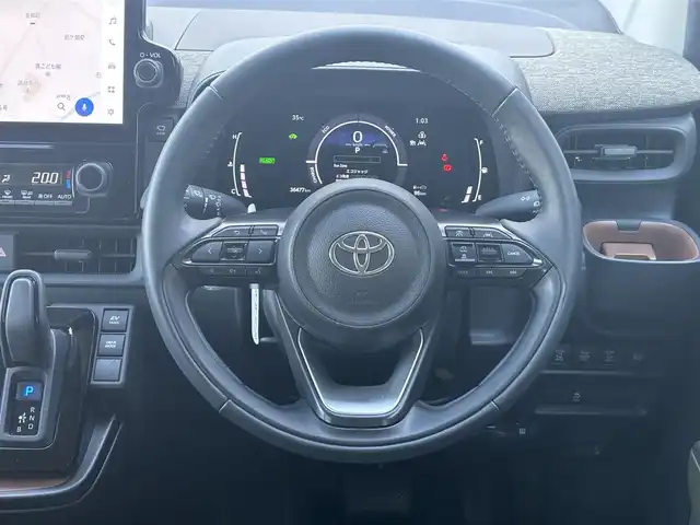 トヨタ シエンタ ハイブリッド Z 愛知県 2023(令5)年 3.7万km アーバンカーキ /禁煙/ワンオーナー/ディーラー整備記録簿R6//純正ナビ/フルセグ/USB/BT/全方位カメラ//ビルトインETC2.0//革巻きステア/ステアスイッチ/ステアヒーター//前席シートヒーター//ACC/PCS/LDA/BSM/PDA/RCTA/PKSB/RSA//クリアランスソナー/AC100V//リアロールサンシェード/ドライブモード//純正15インチAW//純正フロアマット/純正ドアバイザー//純正LEDオートライト/オートハイビーム//プッシュスタート/スマートキー//新車時保証書//取扱説明書//スペアスマートキー有