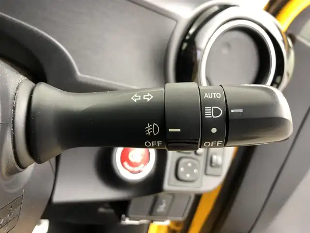 トヨタ アクア G G’s 愛知県 2014(平26)年 9.9万km イエロー ナビ　/バックカメラ　/ＥＴＣ　/ハーフレザー　/ステアリングスイッチ　/オートエアコン　/スマートキー　/電格ミラー　/オートライト　/アルミホイール　/スペアキー　/スタッドレスタイヤ積込　/保証書　/取説　/記録簿
