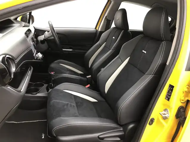 トヨタ アクア G G’s 愛知県 2014(平26)年 9.9万km イエロー ナビ　/バックカメラ　/ＥＴＣ　/ハーフレザー　/ステアリングスイッチ　/オートエアコン　/スマートキー　/電格ミラー　/オートライト　/アルミホイール　/スペアキー　/スタッドレスタイヤ積込　/保証書　/取説　/記録簿