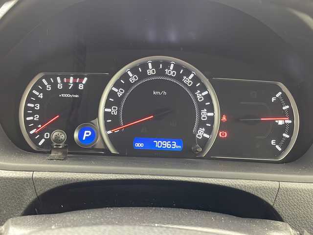 トヨタ ヴォクシー ZS 煌 沖縄県 2015(平27)年 7.1万km ブラッキッシュアゲハガラスフレーク 社外8インチナビ(ＭＤＶ－Ｘ８０２Ｌ)/(フルセグＴＶ　Ｂｌｕｅｔｏｏｔｈ　ＣＤ　ＤＶＤ)　/両側パワースライドドア　/バックカメラ　/ビルトインＥＴＣ　　/ステアリングスイッチ/アイドリングストップ　/スマートキー/プッシュスタート/ＬＥＤヘッドライト　/オートライト　/純正16インチアルミホイール/純正フロアマット/横滑り防止装置/ドアバイザー