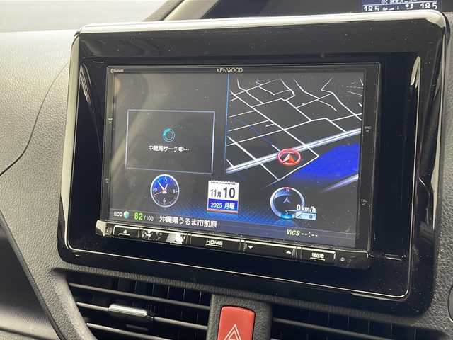 トヨタ ヴォクシー ZS 煌 沖縄県 2015(平27)年 7.1万km ブラッキッシュアゲハガラスフレーク 社外8インチナビ(ＭＤＶ－Ｘ８０２Ｌ)/(フルセグＴＶ　Ｂｌｕｅｔｏｏｔｈ　ＣＤ　ＤＶＤ)　/両側パワースライドドア　/バックカメラ　/ビルトインＥＴＣ　　/ステアリングスイッチ/アイドリングストップ　/スマートキー/プッシュスタート/ＬＥＤヘッドライト　/オートライト　/純正16インチアルミホイール/純正フロアマット/横滑り防止装置/ドアバイザー