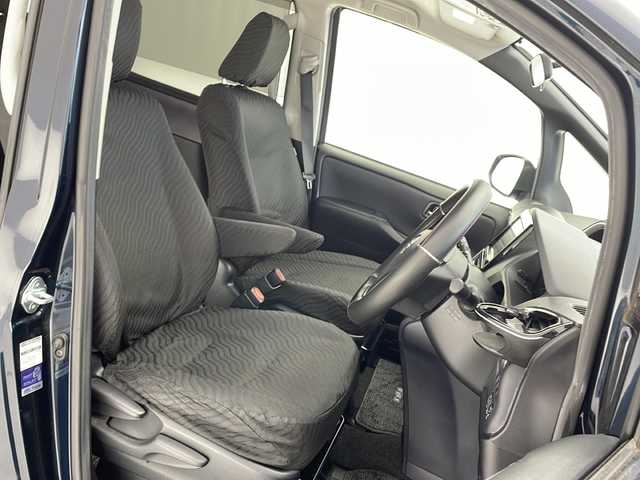 トヨタ ヴォクシー ZS 煌 沖縄県 2015(平27)年 7.1万km ブラッキッシュアゲハガラスフレーク 社外8インチナビ(ＭＤＶ－Ｘ８０２Ｌ)/(フルセグＴＶ　Ｂｌｕｅｔｏｏｔｈ　ＣＤ　ＤＶＤ)　/両側パワースライドドア　/バックカメラ　/ビルトインＥＴＣ　　/ステアリングスイッチ/アイドリングストップ　/スマートキー/プッシュスタート/ＬＥＤヘッドライト　/オートライト　/純正16インチアルミホイール/純正フロアマット/横滑り防止装置/ドアバイザー