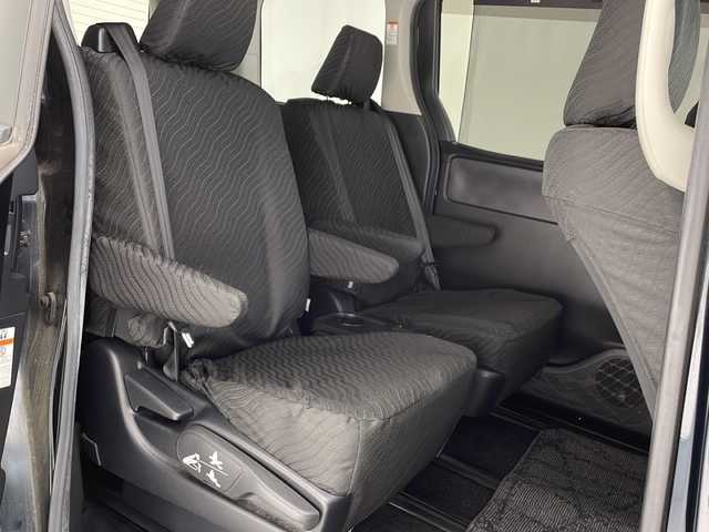 トヨタ ヴォクシー ZS 煌 沖縄県 2015(平27)年 7.1万km ブラッキッシュアゲハガラスフレーク 社外8インチナビ(ＭＤＶ－Ｘ８０２Ｌ)/(フルセグＴＶ　Ｂｌｕｅｔｏｏｔｈ　ＣＤ　ＤＶＤ)　/両側パワースライドドア　/バックカメラ　/ビルトインＥＴＣ　　/ステアリングスイッチ/アイドリングストップ　/スマートキー/プッシュスタート/ＬＥＤヘッドライト　/オートライト　/純正16インチアルミホイール/純正フロアマット/横滑り防止装置/ドアバイザー