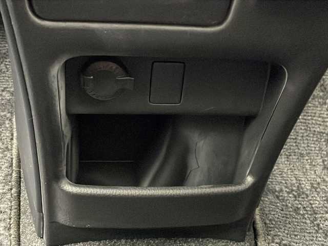 トヨタ ヴォクシー ZS 煌 沖縄県 2015(平27)年 7.1万km ブラッキッシュアゲハガラスフレーク 社外8インチナビ(ＭＤＶ－Ｘ８０２Ｌ)/(フルセグＴＶ　Ｂｌｕｅｔｏｏｔｈ　ＣＤ　ＤＶＤ)　/両側パワースライドドア　/バックカメラ　/ビルトインＥＴＣ　　/ステアリングスイッチ/アイドリングストップ　/スマートキー/プッシュスタート/ＬＥＤヘッドライト　/オートライト　/純正16インチアルミホイール/純正フロアマット/横滑り防止装置/ドアバイザー