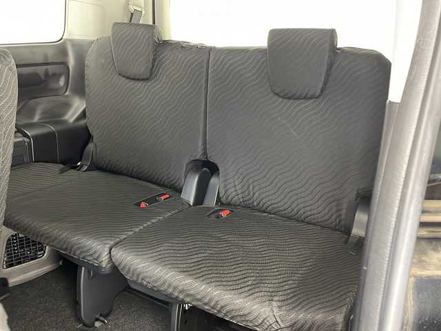 トヨタ ヴォクシー ZS 煌 沖縄県 2015(平27)年 7.1万km ブラッキッシュアゲハガラスフレーク 社外8インチナビ(ＭＤＶ－Ｘ８０２Ｌ)/(フルセグＴＶ　Ｂｌｕｅｔｏｏｔｈ　ＣＤ　ＤＶＤ)　/両側パワースライドドア　/バックカメラ　/ビルトインＥＴＣ　　/ステアリングスイッチ/アイドリングストップ　/スマートキー/プッシュスタート/ＬＥＤヘッドライト　/オートライト　/純正16インチアルミホイール/純正フロアマット/横滑り防止装置/ドアバイザー