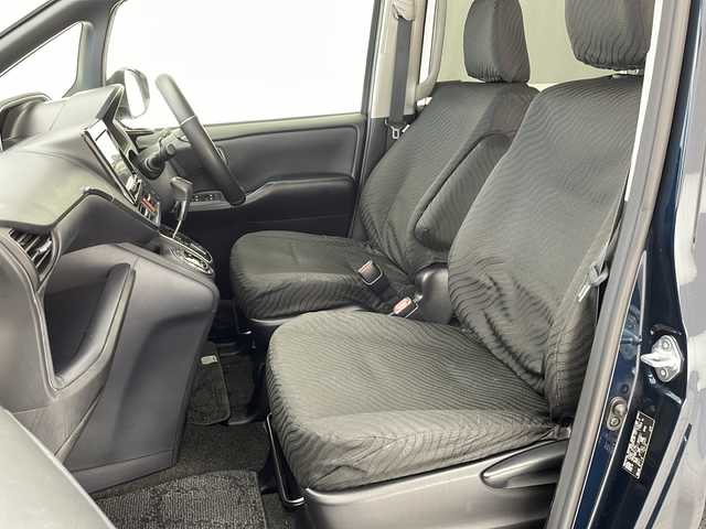 トヨタ ヴォクシー ZS 煌 沖縄県 2015(平27)年 7.1万km ブラッキッシュアゲハガラスフレーク 社外8インチナビ(ＭＤＶ－Ｘ８０２Ｌ)/(フルセグＴＶ　Ｂｌｕｅｔｏｏｔｈ　ＣＤ　ＤＶＤ)　/両側パワースライドドア　/バックカメラ　/ビルトインＥＴＣ　　/ステアリングスイッチ/アイドリングストップ　/スマートキー/プッシュスタート/ＬＥＤヘッドライト　/オートライト　/純正16インチアルミホイール/純正フロアマット/横滑り防止装置/ドアバイザー