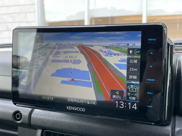 スズキ ジムニー XL 宮崎県 2024(令6)年 2.6万km シルキーシルバーメタリック ワンオーナー/社外SDナビ/（CD/DVD/AM/FM/BT）/アイドリングストップ/車線逸脱警報機能/衝突防止機能/クリアランスソナー/横滑り防止機能/D席/N席シートヒーター/社外LEDヘッドランプ/社外ゴムマット/ETC