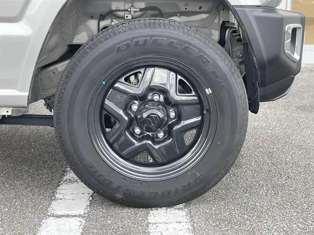 スズキ ジムニー XL 宮崎県 2024(令6)年 2.6万km シルキーシルバーメタリック ワンオーナー/社外SDナビ/（CD/DVD/AM/FM/BT）/アイドリングストップ/車線逸脱警報機能/衝突防止機能/クリアランスソナー/横滑り防止機能/D席/N席シートヒーター/社外LEDヘッドランプ/社外ゴムマット/ETC