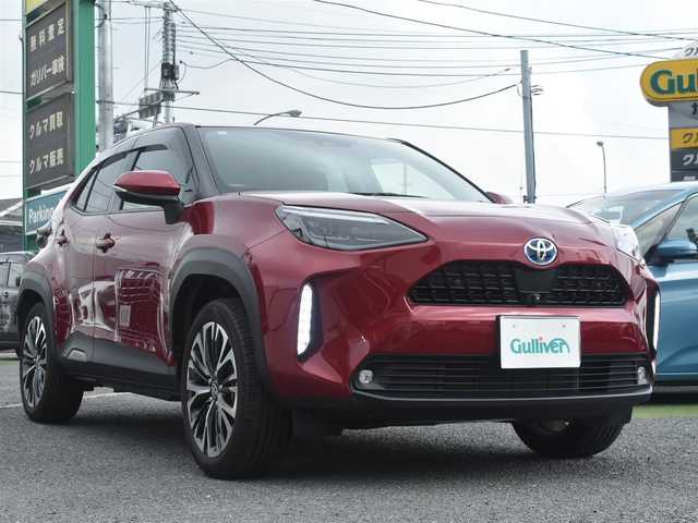 トヨタ ヤリスクロス ハイブリッド Z 神奈川県 2023(令5)年 0.8万km センシュアルレッドマイカ ワンオーナー/純正メモリナビ/フルセグテレビ/全方位カメラ/アダプティブクルーズコントロール/プッシュスタート/スマートキー/ステアリングヒーター/ブラインドスポットモニター/ETC/LEDヘッドライト/保証書/取説/ナビ説/スペアスマートキー/205/65/16社外AW付きスタットレスタイヤ/　車内積み込み
