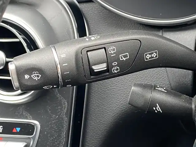 メルセデス・ベンツ Ｃ２００ ワゴン ローレウスエディション 福岡県 2019(令1)年 1.2万km ブリリアントブルーM レーダーセーフティパッケージ/アダプティブクルーズコントロール/ブラインドスポットモニター/レーンキープアシスト/アクティブブレーキアシスト/ワイヤレス充電　/黒革シート/前席シートヒーター/純正ナビ/フルセグTV/バックカメラ/Bluetooth/パワーバックドア　/LEDライト/オートハイビーム/ステアリングスイッチ/パドルシフト/ドライブレコーダー/純正18インチアルミホイール/ETC