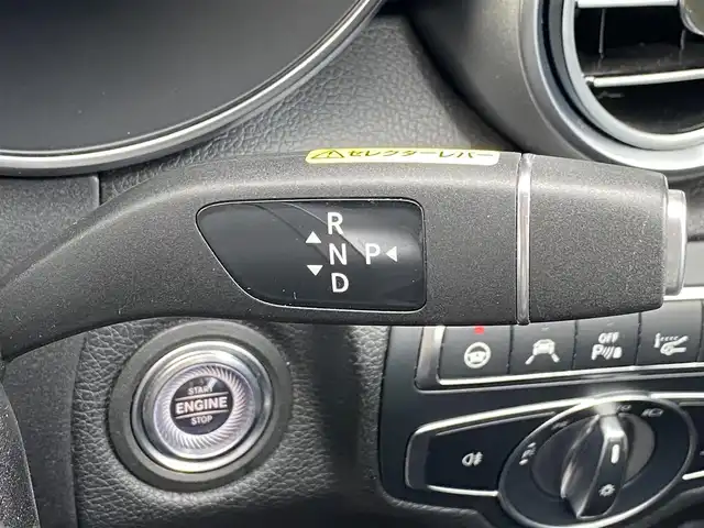メルセデス・ベンツ Ｃ２００ ワゴン ローレウスエディション 福岡県 2019(令1)年 1.2万km ブリリアントブルーM レーダーセーフティパッケージ/アダプティブクルーズコントロール/ブラインドスポットモニター/レーンキープアシスト/アクティブブレーキアシスト/ワイヤレス充電　/黒革シート/前席シートヒーター/純正ナビ/フルセグTV/バックカメラ/Bluetooth/パワーバックドア　/LEDライト/オートハイビーム/ステアリングスイッチ/パドルシフト/ドライブレコーダー/純正18インチアルミホイール/ETC