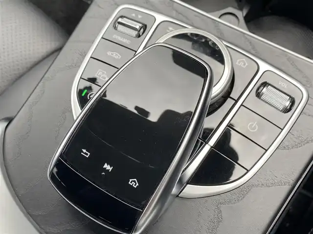 メルセデス・ベンツ Ｃ２００ ワゴン ローレウスエディション 福岡県 2019(令1)年 1.2万km ブリリアントブルーM レーダーセーフティパッケージ/アダプティブクルーズコントロール/ブラインドスポットモニター/レーンキープアシスト/アクティブブレーキアシスト/ワイヤレス充電　/黒革シート/前席シートヒーター/純正ナビ/フルセグTV/バックカメラ/Bluetooth/パワーバックドア　/LEDライト/オートハイビーム/ステアリングスイッチ/パドルシフト/ドライブレコーダー/純正18インチアルミホイール/ETC