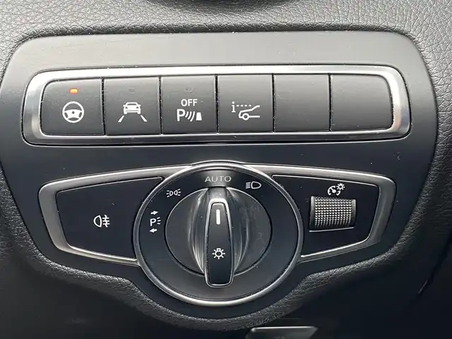 メルセデス・ベンツ Ｃ２００ ワゴン ローレウスエディション 福岡県 2019(令1)年 1.2万km ブリリアントブルーM レーダーセーフティパッケージ/アダプティブクルーズコントロール/ブラインドスポットモニター/レーンキープアシスト/アクティブブレーキアシスト/ワイヤレス充電　/黒革シート/前席シートヒーター/純正ナビ/フルセグTV/バックカメラ/Bluetooth/パワーバックドア　/LEDライト/オートハイビーム/ステアリングスイッチ/パドルシフト/ドライブレコーダー/純正18インチアルミホイール/ETC