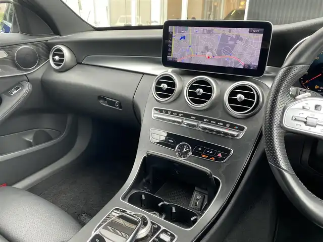メルセデス・ベンツ Ｃ２００ ワゴン ローレウスエディション 福岡県 2019(令1)年 1.2万km ブリリアントブルーM レーダーセーフティパッケージ/アダプティブクルーズコントロール/ブラインドスポットモニター/レーンキープアシスト/アクティブブレーキアシスト/ワイヤレス充電　/黒革シート/前席シートヒーター/純正ナビ/フルセグTV/バックカメラ/Bluetooth/パワーバックドア　/LEDライト/オートハイビーム/ステアリングスイッチ/パドルシフト/ドライブレコーダー/純正18インチアルミホイール/ETC