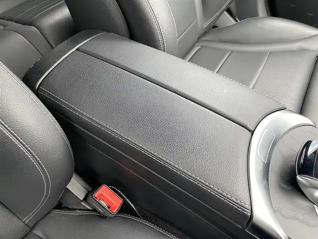 メルセデス・ベンツ Ｃ２００ ワゴン ローレウスエディション 福岡県 2019(令1)年 1.2万km ブリリアントブルーM レーダーセーフティパッケージ/アダプティブクルーズコントロール/ブラインドスポットモニター/レーンキープアシスト/アクティブブレーキアシスト/ワイヤレス充電　/黒革シート/前席シートヒーター/純正ナビ/フルセグTV/バックカメラ/Bluetooth/パワーバックドア　/LEDライト/オートハイビーム/ステアリングスイッチ/パドルシフト/ドライブレコーダー/純正18インチアルミホイール/ETC
