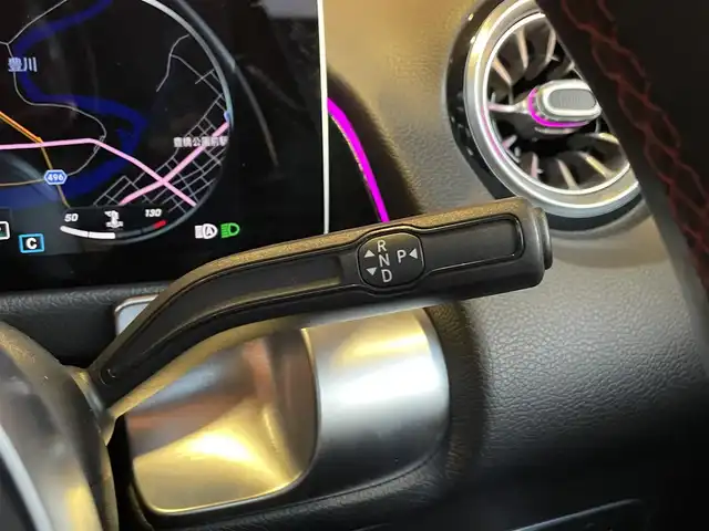 メルセデス・ベンツ ＧＬＢ２００ｄ AMGライン 愛知県 2020(令2)年 3.6万km ポーラホワイト パノラミックスライディングルーフ/純正ナビ/フルセグTV/360度カメラ/レーダーセーフティパッケージ/ACC/ブラインドスポット/アンビエントライト/黒ハーフレザー/シートヒーター/パワーバックドア/純正19インチアルミ