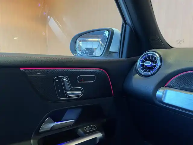 メルセデス・ベンツ ＧＬＢ２００ｄ AMGライン 愛知県 2020(令2)年 3.6万km ポーラホワイト パノラミックスライディングルーフ/純正ナビ/フルセグTV/360度カメラ/レーダーセーフティパッケージ/ACC/ブラインドスポット/アンビエントライト/黒ハーフレザー/シートヒーター/パワーバックドア/純正19インチアルミ