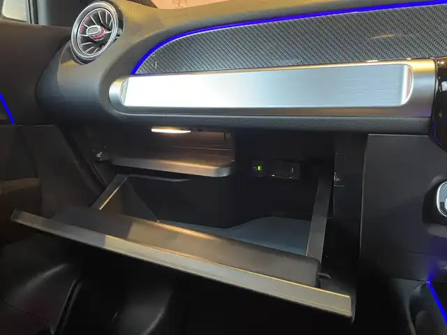 メルセデス・ベンツ ＧＬＢ２００ｄ AMGライン 愛知県 2020(令2)年 3.6万km ポーラホワイト パノラミックスライディングルーフ/純正ナビ/フルセグTV/360度カメラ/レーダーセーフティパッケージ/ACC/ブラインドスポット/アンビエントライト/黒ハーフレザー/シートヒーター/パワーバックドア/純正19インチアルミ
