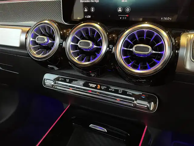 メルセデス・ベンツ ＧＬＢ２００ｄ AMGライン 愛知県 2020(令2)年 3.6万km ポーラホワイト パノラミックスライディングルーフ/純正ナビ/フルセグTV/360度カメラ/レーダーセーフティパッケージ/ACC/ブラインドスポット/アンビエントライト/黒ハーフレザー/シートヒーター/パワーバックドア/純正19インチアルミ
