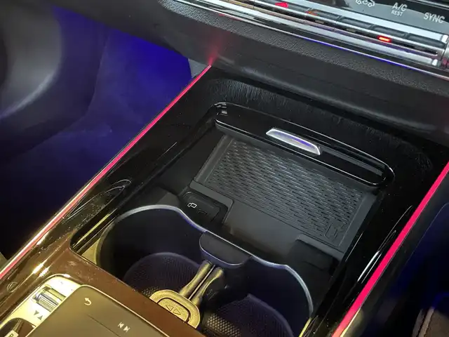 メルセデス・ベンツ ＧＬＢ２００ｄ AMGライン 愛知県 2020(令2)年 3.6万km ポーラホワイト パノラミックスライディングルーフ/純正ナビ/フルセグTV/360度カメラ/レーダーセーフティパッケージ/ACC/ブラインドスポット/アンビエントライト/黒ハーフレザー/シートヒーター/パワーバックドア/純正19インチアルミ