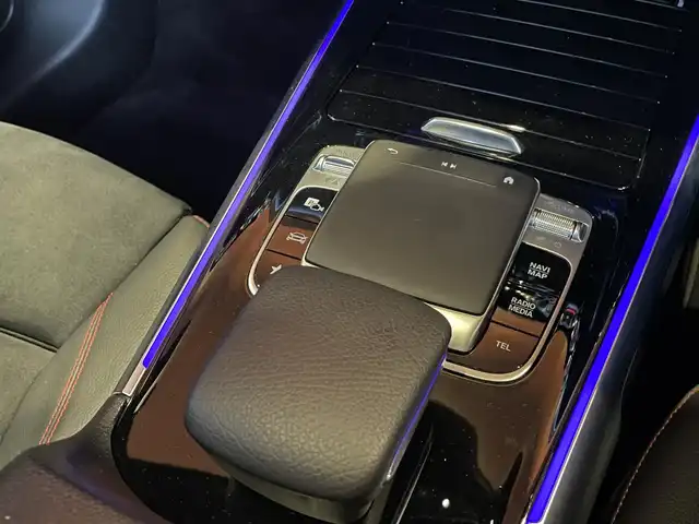 メルセデス・ベンツ ＧＬＢ２００ｄ AMGライン 愛知県 2020(令2)年 3.6万km ポーラホワイト パノラミックスライディングルーフ/純正ナビ/フルセグTV/360度カメラ/レーダーセーフティパッケージ/ACC/ブラインドスポット/アンビエントライト/黒ハーフレザー/シートヒーター/パワーバックドア/純正19インチアルミ