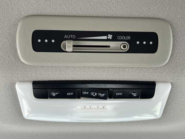 日産 セレナ ハイウェイスターVセレクションⅡ 愛媛県 2019(令1)年 5.8万km マルーンレッド 2トーン 純正ナビ/（Bluetooth/AM/FM/フルセグTV）/衝突軽減ブレーキ/両側電動スライドドア/レーダークルーズコントロール/LEDヘッドライト/ETC/バックカメラ/ドライブレコーダー/コーナーセンサー/スマートキー/純正16インチAW/純正フロアマット/フォグランプ