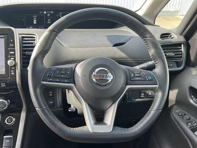 日産 セレナ ハイウェイスターVセレクションⅡ 愛媛県 2019(令1)年 5.8万km マルーンレッド 2トーン 純正ナビ/（Bluetooth/AM/FM/フルセグTV）/衝突軽減ブレーキ/両側電動スライドドア/レーダークルーズコントロール/LEDヘッドライト/ETC/バックカメラ/ドライブレコーダー/コーナーセンサー/スマートキー/純正16インチAW/純正フロアマット/フォグランプ