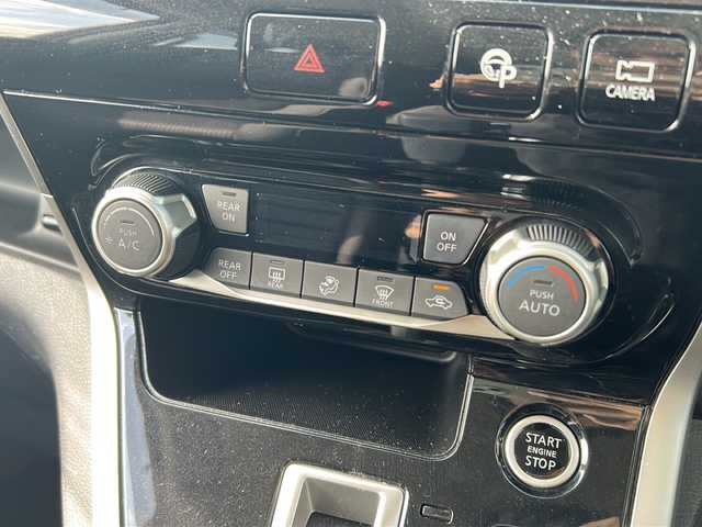 日産 セレナ ハイウェイスターVセレクションⅡ 愛媛県 2019(令1)年 5.8万km マルーンレッド 2トーン 純正ナビ/（Bluetooth/AM/FM/フルセグTV）/衝突軽減ブレーキ/両側電動スライドドア/レーダークルーズコントロール/LEDヘッドライト/ETC/バックカメラ/ドライブレコーダー/コーナーセンサー/スマートキー/純正16インチAW/純正フロアマット/フォグランプ