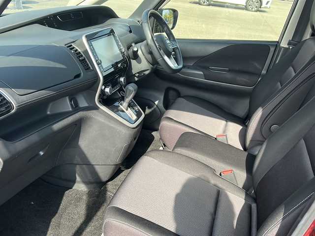 日産 セレナ ハイウェイスターVセレクションⅡ 愛媛県 2019(令1)年 5.8万km マルーンレッド 2トーン 純正ナビ/（Bluetooth/AM/FM/フルセグTV）/衝突軽減ブレーキ/両側電動スライドドア/レーダークルーズコントロール/LEDヘッドライト/ETC/バックカメラ/ドライブレコーダー/コーナーセンサー/スマートキー/純正16インチAW/純正フロアマット/フォグランプ