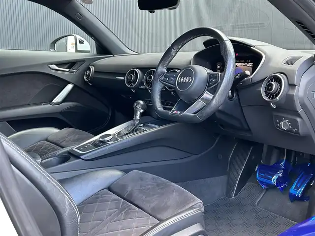 アウディ ＴＴクーペ 香川県 2019(平31)年 3.5万km 白 純正ナビ/Bカメラ/オートライト/ハーフレザーシート/運転席助手席パワーシート/シートヒーター/オートホールド