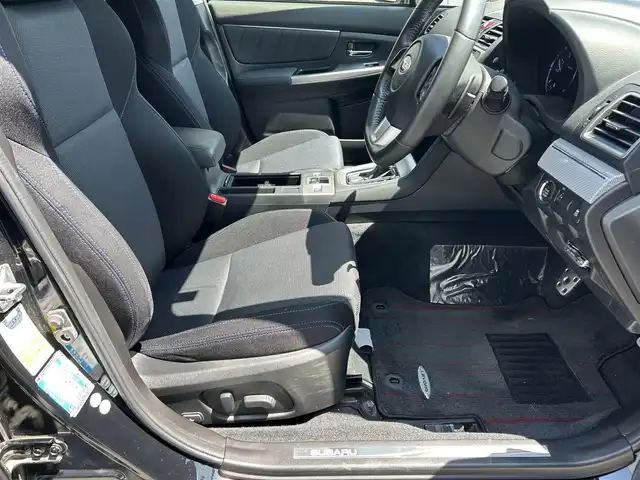 スバル レヴォーグ 1．6GT－S アイサイト 滋賀県 2014(平26)年 8.3万km クリスタルブラックシリカ 4WD(F4)/STiエアロ/STiホイール/7インチ純正ナビ【AVIC-MRZ099】/(FM/AM/CD/DVD/フルセグ/Bluetooth)/ETC/バックカメラ/アイサイト/・プリクラッシュブレーキアシスト	/・アクティブレーンキープ	/・全車速追従機能付クルーズコントロール/・ＡＴ誤発進抑制制御/積込冬タイヤ(純正ホイール付き)/電子パーキング/電動格納ミラー/アイドリングストップ/革巻きステアリング/ステアリングスイッチ/パドルシフト/オートライト/LEDヘッドライト/フロントフォグ/リアフォグ/フルオートエアコン/プッシュスタート/スマートキー/スペアキー/純正フロアマット/トノカバー