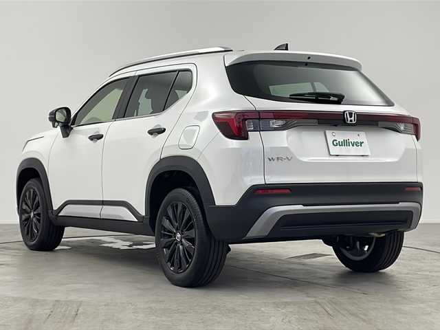 ホンダ ＷＲ－Ｖ Z+ ブラックスタイル 愛知県 2025(令7)年 0.1千km プラチナホワイトパール /禁煙車//純正HondaCONNECTナビ//フルセグTV//バックカメラ//ETC//ブラックスタイル専用ベルリナブラック外装加飾//純正17インチアルミホイール(ベルリナブラック)//ホンダセンシング//衝突軽減ブレーキ//先行車発進お知らせ//歩行者事故低減ステアリング//路外逸脱抑制機能//標識認識機能//アダプティブクルーズコントロール//レーンキープアシストシステム//誤発進抑制機能(前後方)//急アクセル抑制機能//前後パーキングセンサー//オートハイビーム//フルLEDヘッドライト//オートライト//フロントフォグランプ//プライムスムース&ファブリックコンビシート//トノカバー//革巻きステアリング//ステアリングスイッチ//パドルシフト//プッシュスタート//電動格納ミラーウィンカー//横滑り防止装置