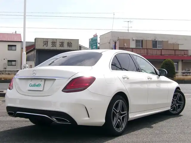 メルセデス・ベンツ Ｃ２００ アバンギャルド AMGライン 三重県 2019(令1)年 6.9万km パール ♪車検 令和8年7月29日迄/♪ターボ/♪ブルメスターサウンド/アクディブブレーキアシスト/レーンチェンジアシスト/ブラインドスポットアシスト/アテンションアシスト/パーキングアシストパークトロニック/アクティブディスタンスアシスト・ディストロニック/ヘッドアップディスプレイ/アイドリングストップ/パワートランク/前席メモリ付パワーシート/前席シートヒーター/黒革シート/アンビエントライト/イージーエントリー/スマートキー×2/プッシュスタート/純正メーカーナビ/・DTV・SD・USB/・Bluetoothオーディオ/・Apple Car Play/・Android Auto/・バックカメラ/前後ドライブレコーダー/純正18インチAW/マルチビームLEDヘッドライト/リアフォグライト/オートライト/ウィンカーミラー/オートリトラクタブルミラー/革巻ステアリング/ステアリングスイッチ/パドルシフト/プライバシーガラス/フロアマット/ETC2.0/サイド/カーテン/ニーエアバック