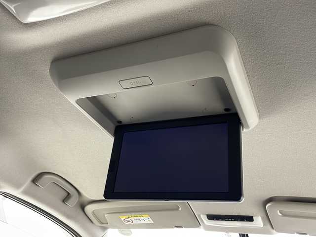 日産 セレナ ハイウェイスター Vセレクション 沖縄県 2017(平29)年 8.7万km カシミヤグレージュ 純正ナビ　MM317D-W/　ＡＭ／ＦＭ　ＣＤ　ＤＶＤ　Ｂｌｕｅｔｏｏｔｈ　/全方位バックカメラ　/フルセグＴＶ　/後席用モニター/パーキングアシスト　/ＥＴＣ　/両側パワースライドドア　/コーナーセンサー　/横滑り防止　/衝突軽減　/カーテンエアバック/ウォークスルー