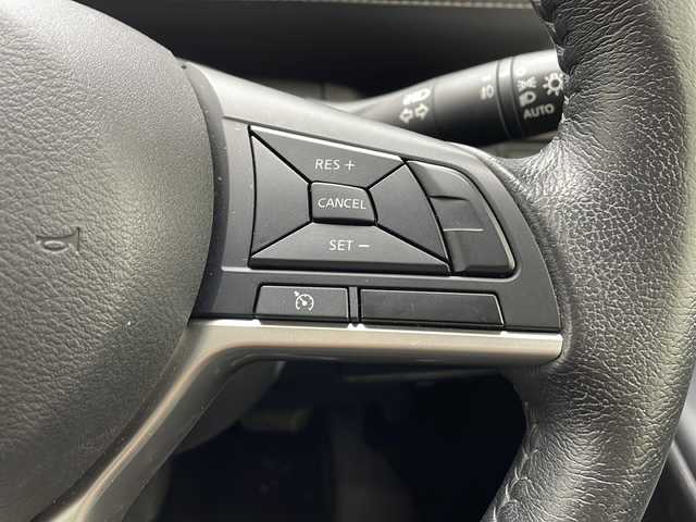 日産 セレナ ハイウェイスター Vセレクション 沖縄県 2017(平29)年 8.7万km カシミヤグレージュ 純正ナビ　MM317D-W/　ＡＭ／ＦＭ　ＣＤ　ＤＶＤ　Ｂｌｕｅｔｏｏｔｈ　/全方位バックカメラ　/フルセグＴＶ　/後席用モニター/パーキングアシスト　/ＥＴＣ　/両側パワースライドドア　/コーナーセンサー　/横滑り防止　/衝突軽減　/カーテンエアバック/ウォークスルー