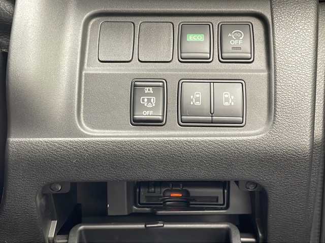 日産 セレナ ハイウェイスター Vセレクション 沖縄県 2017(平29)年 8.7万km カシミヤグレージュ 純正ナビ　MM317D-W/　ＡＭ／ＦＭ　ＣＤ　ＤＶＤ　Ｂｌｕｅｔｏｏｔｈ　/全方位バックカメラ　/フルセグＴＶ　/後席用モニター/パーキングアシスト　/ＥＴＣ　/両側パワースライドドア　/コーナーセンサー　/横滑り防止　/衝突軽減　/カーテンエアバック/ウォークスルー