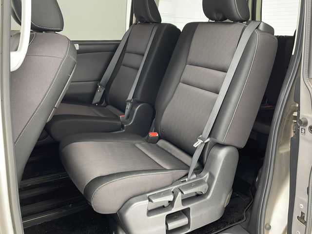 日産 セレナ ハイウェイスター Vセレクション 沖縄県 2017(平29)年 8.7万km カシミヤグレージュ 純正ナビ　MM317D-W/　ＡＭ／ＦＭ　ＣＤ　ＤＶＤ　Ｂｌｕｅｔｏｏｔｈ　/全方位バックカメラ　/フルセグＴＶ　/後席用モニター/パーキングアシスト　/ＥＴＣ　/両側パワースライドドア　/コーナーセンサー　/横滑り防止　/衝突軽減　/カーテンエアバック/ウォークスルー