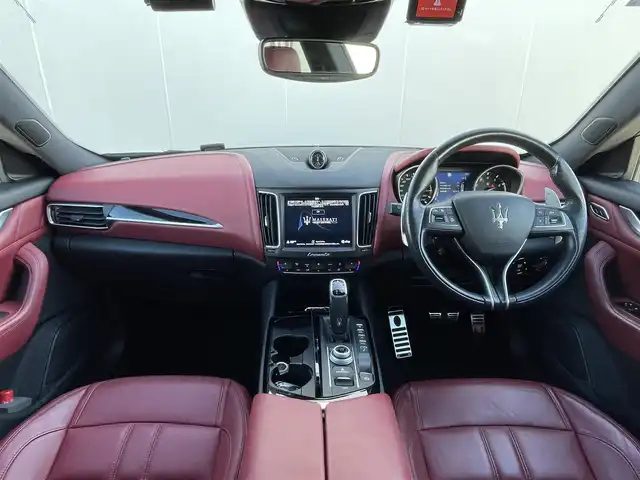 マセラティ レヴァンテ グランスポーツ 東京都 2020(令2)年 3万km 白 パノラマルーフ/ｈａｒｍａｎｋａｒｄｏｎサウンド/純正ナビ／ＤＴＶ/３６０°カメラ/赤レザーシート/パワーバックドア/純正２１インチＡＷ/ドラレコ/ＥＴＣ