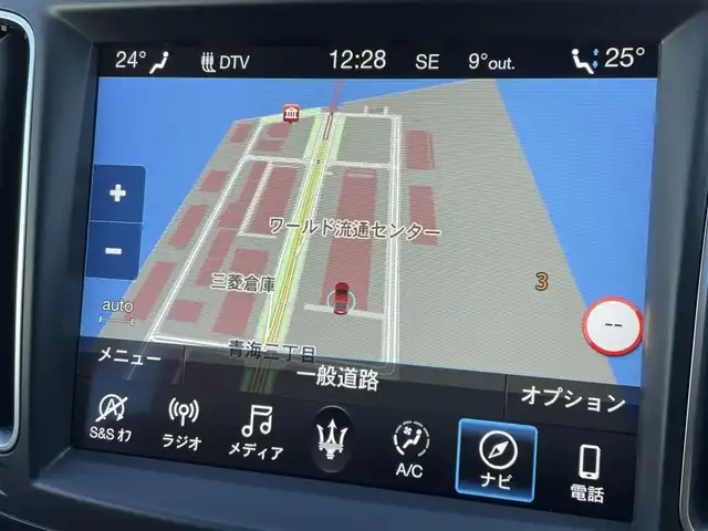 マセラティ レヴァンテ グランスポーツ 東京都 2020(令2)年 3万km 白 パノラマルーフ/ｈａｒｍａｎｋａｒｄｏｎサウンド/純正ナビ／ＤＴＶ/３６０°カメラ/赤レザーシート/パワーバックドア/純正２１インチＡＷ/ドラレコ/ＥＴＣ