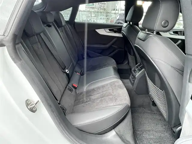アウディ Ａ５ SB 45TFSIクワトロ Sライン 神奈川県 2021(令3)年 1.5万km グレイシアホワイトメタリック 4WD/純正ナビ/　・BT/FM/AM/USB/　・フルセグTV/　・Apple Car Play/Android Auto/全方位カメラ/衝突被害軽減ブレーキ/レーダークルーズコントロール/パーキングアシスト/ブランドスポットミラー/レーンキープアシスト/クリアランスソナー/純正前後ドライブレコーダー/前席パワーシート/全席シートヒーター/ステアリングヒーター/ワイヤレス充電/パワーバックドア/パドルシフト/ステアリングスイッチ/オートハイビーム/アイドリングストップ/ビルトインETC2.0/スマートキー　2本/純正フロアマット/保証書/取扱説明書