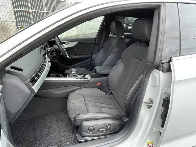 アウディ Ａ５ SB 45TFSIクワトロ Sライン 神奈川県 2021(令3)年 1.5万km グレイシアホワイトメタリック 4WD/純正ナビ/　・BT/FM/AM/USB/　・フルセグTV/　・Apple Car Play/Android Auto/全方位カメラ/衝突被害軽減ブレーキ/レーダークルーズコントロール/パーキングアシスト/ブランドスポットミラー/レーンキープアシスト/クリアランスソナー/純正前後ドライブレコーダー/前席パワーシート/全席シートヒーター/ステアリングヒーター/ワイヤレス充電/パワーバックドア/パドルシフト/ステアリングスイッチ/オートハイビーム/アイドリングストップ/ビルトインETC2.0/スマートキー　2本/純正フロアマット/保証書/取扱説明書