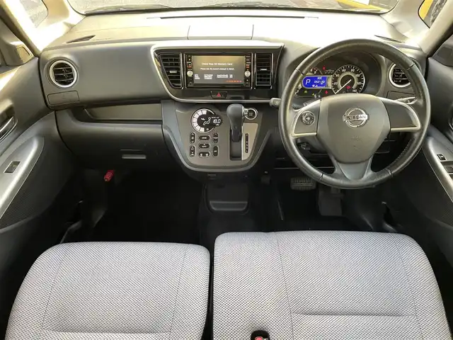日産 デイズ ルークス 沖縄県 2016(平28)年 5.3万km ブラック (株)IDOMが運営する【じしゃロンコザ店】の自社ローン専用車両になりますこちらは現金またはオートローンご利用時の価格です。自社ローンご希望の方は別途その旨お申付け下さい/・本土仕入/・純正ナビ/・Bluetooth接続/・TV/・DVD再生/・バックカメラ/・全方位カメラ/・片側パワースライドドア/・スマートキー/・プッシュスタート/・純正アルミホイール/・純正フロアマット