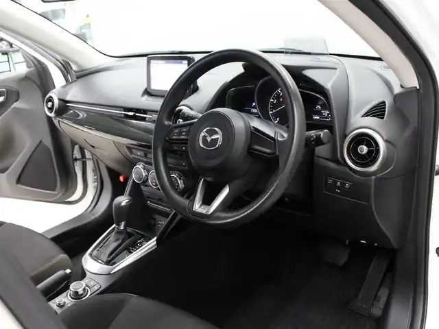 マツダ マツダ２ XD プロアクティブ 三重県 2021(令3)年 2.3万km スノーフレイクホワイトパールマイカ 前進時アドバンストスマートシティブレーキサポート/後退時スマートシティブレーキサポート/アイドリングストップ/マツダコネクト/・メモリナビ /・地デジTV/・DVD/CD/・Bluetooth/バックカメラ/リアクロストラフィックアラート/ブラインドスポットモニタリング/車線逸脱警報システム/ヘッドアップディスプレイ/KENWOOD前後ドライブレコーダー/ETC/純正15インチアルミホイール/LEDヘッドランプ/・ハイビームコントロールシステム/オートライト/プッシュエンジンスタート/スマートキー×2/新車時保証書/取扱説明書