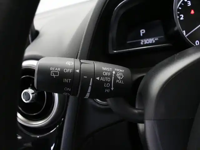 マツダ マツダ２ XD プロアクティブ 三重県 2021(令3)年 2.3万km スノーフレイクホワイトパールマイカ 前進時アドバンストスマートシティブレーキサポート/後退時スマートシティブレーキサポート/アイドリングストップ/マツダコネクト/・メモリナビ /・地デジTV/・DVD/CD/・Bluetooth/バックカメラ/リアクロストラフィックアラート/ブラインドスポットモニタリング/車線逸脱警報システム/ヘッドアップディスプレイ/KENWOOD前後ドライブレコーダー/ETC/純正15インチアルミホイール/LEDヘッドランプ/・ハイビームコントロールシステム/オートライト/プッシュエンジンスタート/スマートキー×2/新車時保証書/取扱説明書