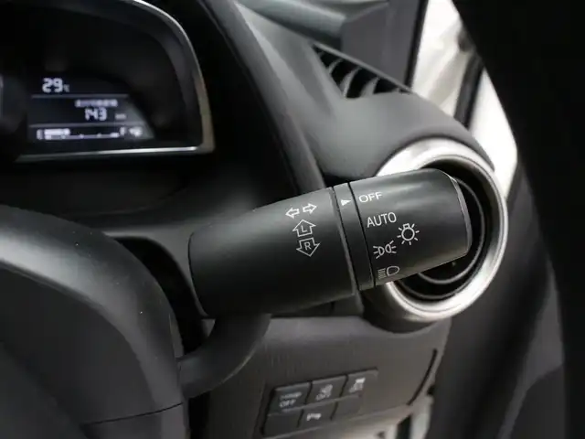 マツダ マツダ２ XD プロアクティブ 三重県 2021(令3)年 2.3万km スノーフレイクホワイトパールマイカ 前進時アドバンストスマートシティブレーキサポート/後退時スマートシティブレーキサポート/アイドリングストップ/マツダコネクト/・メモリナビ /・地デジTV/・DVD/CD/・Bluetooth/バックカメラ/リアクロストラフィックアラート/ブラインドスポットモニタリング/車線逸脱警報システム/ヘッドアップディスプレイ/KENWOOD前後ドライブレコーダー/ETC/純正15インチアルミホイール/LEDヘッドランプ/・ハイビームコントロールシステム/オートライト/プッシュエンジンスタート/スマートキー×2/新車時保証書/取扱説明書