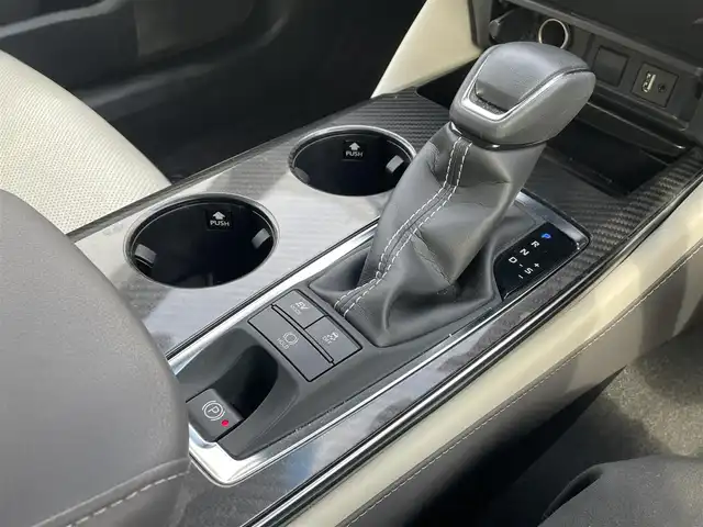 トヨタ クラウン ハイブリッド RS 山口県 2018(平30)年 6.1万km 白 純正ナビ/SD/FM/AM/BT/ETC/クルーズコントロール/バックカメラ/全周囲カメラ/衝突軽減ブレ―キ/オートホールド/オートライト/レーンアシスト/ドアバイザー/純正フロアマット/電動格納ミラー