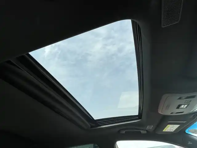 トヨタ クラウン ハイブリッド RS 山口県 2018(平30)年 6.1万km 白 純正ナビ/SD/FM/AM/BT/ETC/クルーズコントロール/バックカメラ/全周囲カメラ/衝突軽減ブレ―キ/オートホールド/オートライト/レーンアシスト/ドアバイザー/純正フロアマット/電動格納ミラー