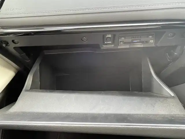 トヨタ クラウン ハイブリッド RS 山口県 2018(平30)年 6.1万km 白 純正ナビ/SD/FM/AM/BT/ETC/クルーズコントロール/バックカメラ/全周囲カメラ/衝突軽減ブレ―キ/オートホールド/オートライト/レーンアシスト/ドアバイザー/純正フロアマット/電動格納ミラー